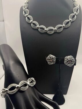 Vintage Signed Coro Silvertone Textured Link Choker Necklace Bracelet & Earrings